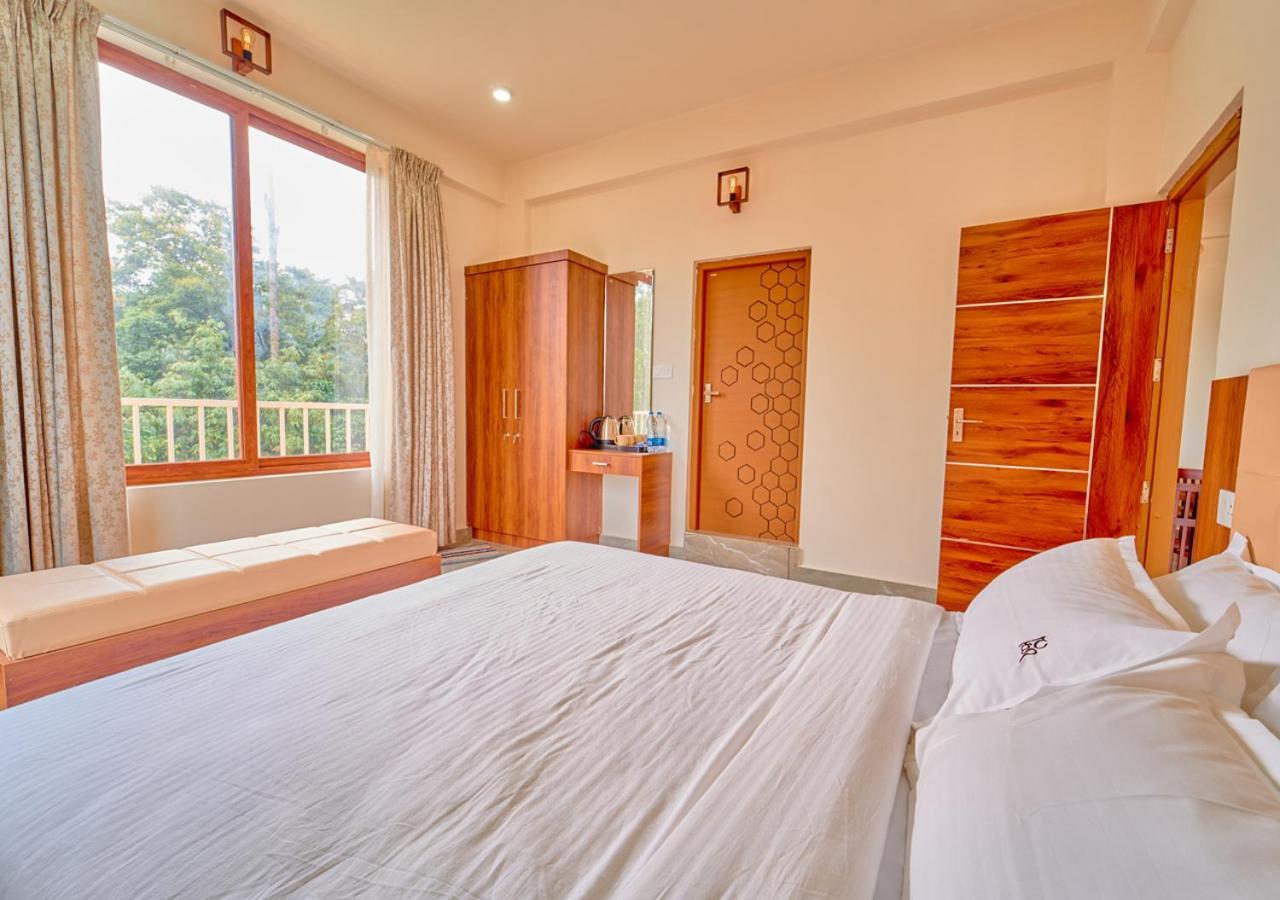 Glen Castle Vagamon Pool Resort By Voye Homes מראה חיצוני תמונה