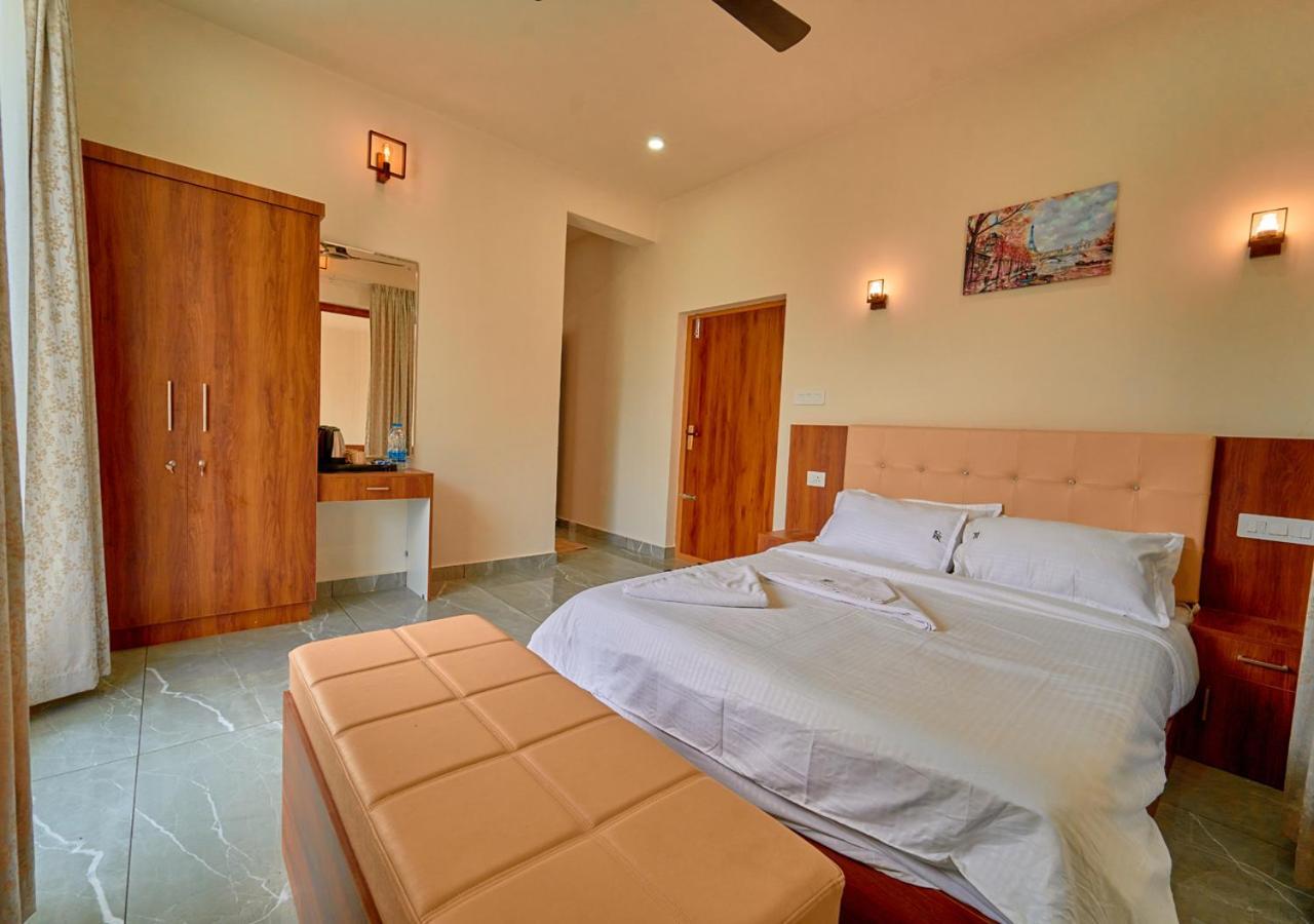 Glen Castle Vagamon Pool Resort By Voye Homes מראה חיצוני תמונה
