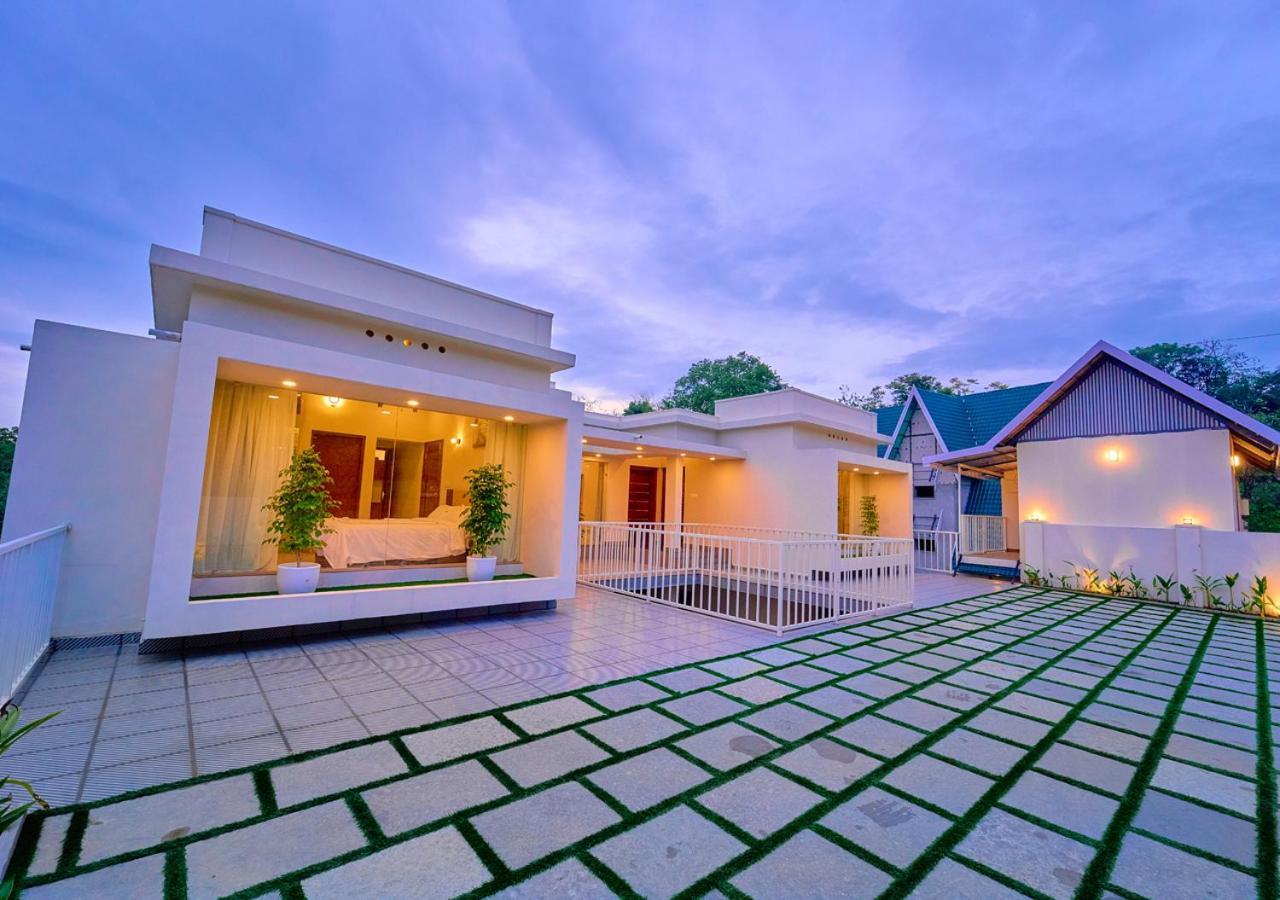 Glen Castle Vagamon Pool Resort By Voye Homes מראה חיצוני תמונה