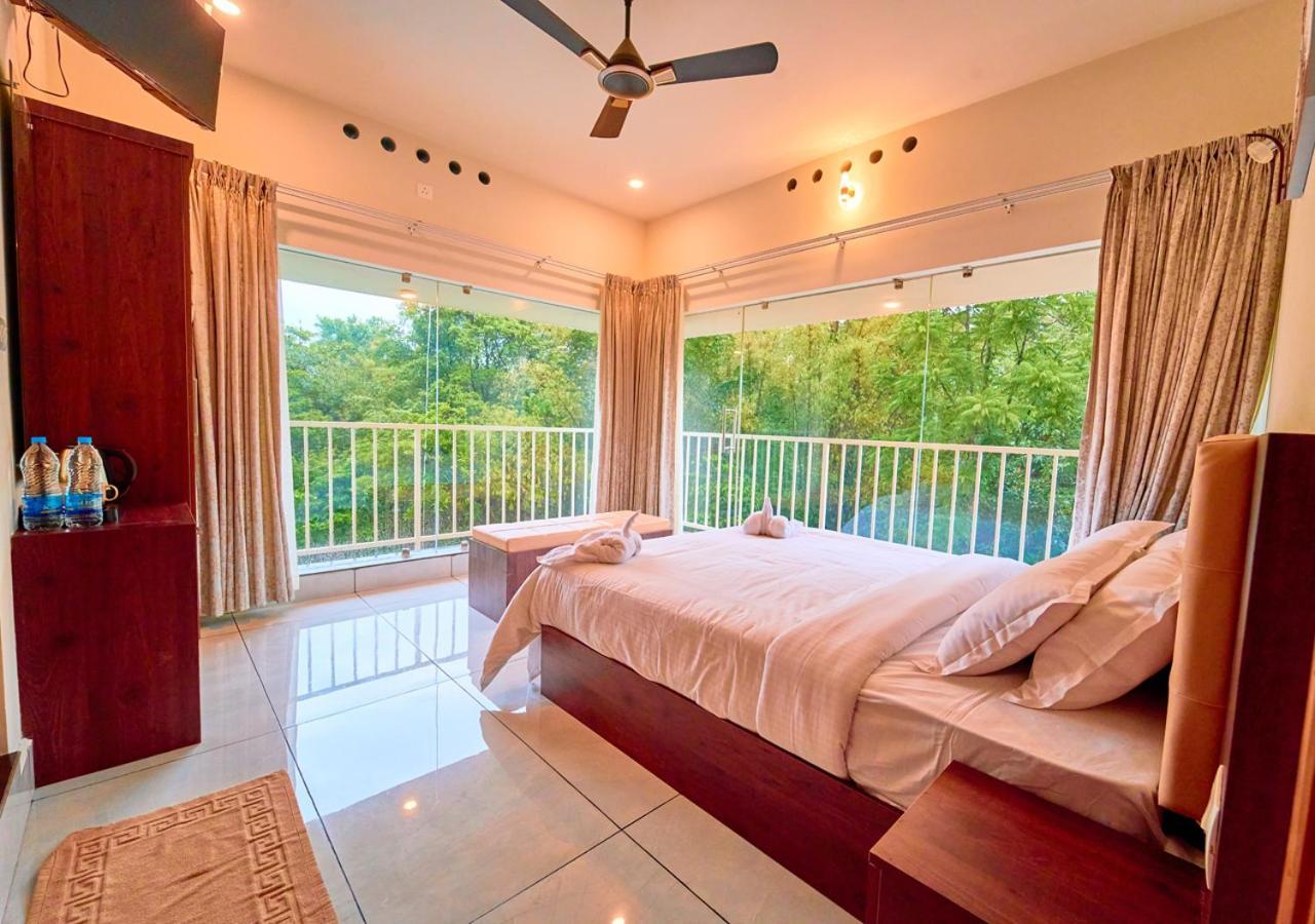 Glen Castle Vagamon Pool Resort By Voye Homes מראה חיצוני תמונה