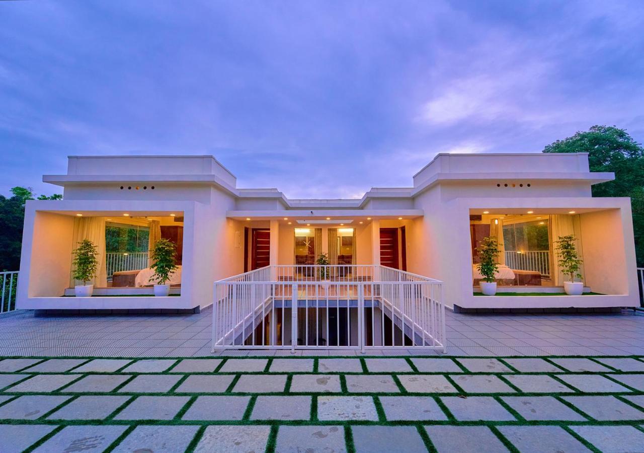Glen Castle Vagamon Pool Resort By Voye Homes מראה חיצוני תמונה