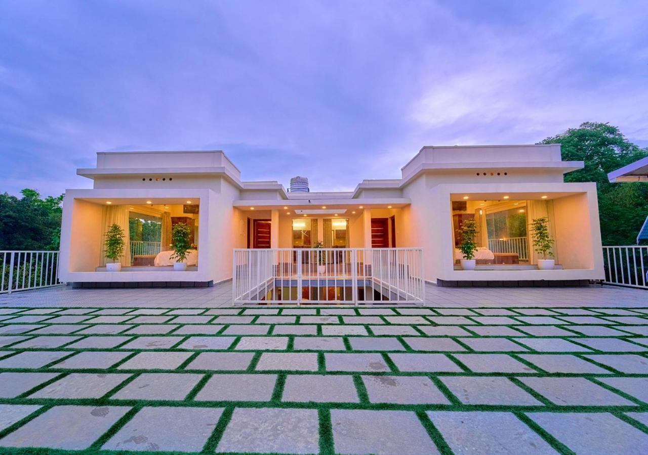 Glen Castle Vagamon Pool Resort By Voye Homes מראה חיצוני תמונה