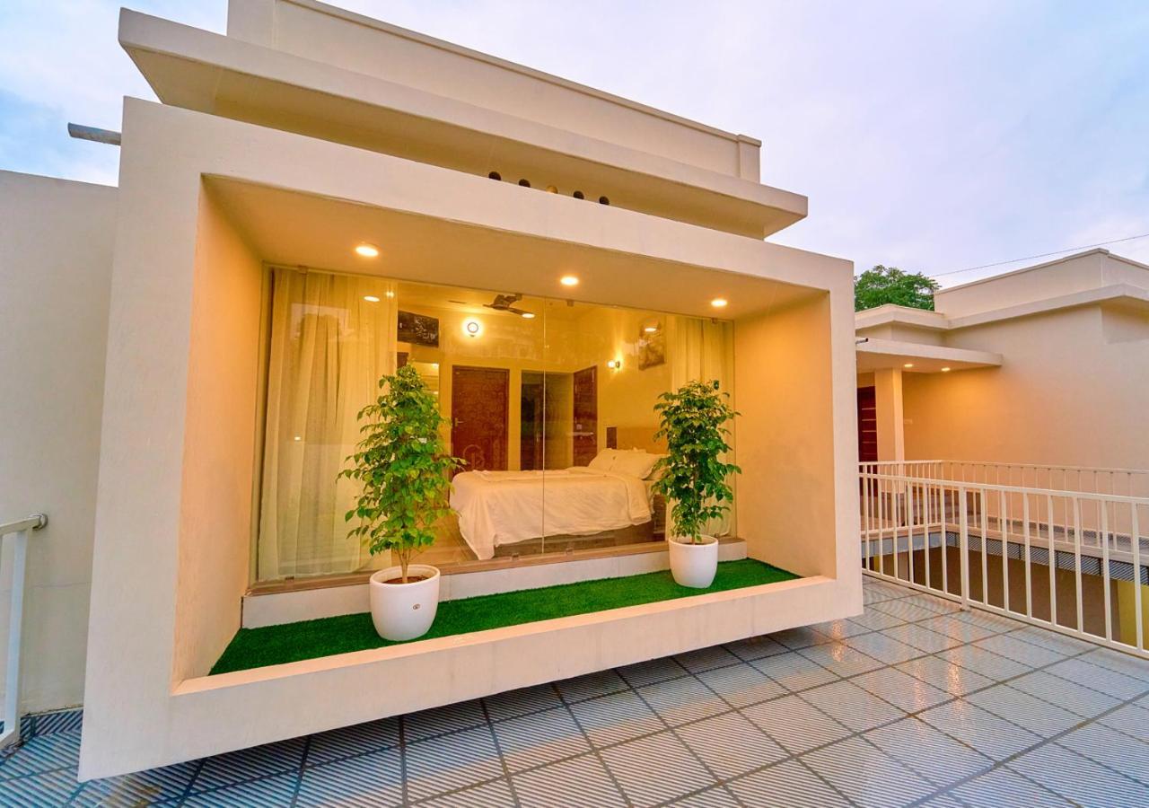 Glen Castle Vagamon Pool Resort By Voye Homes מראה חיצוני תמונה